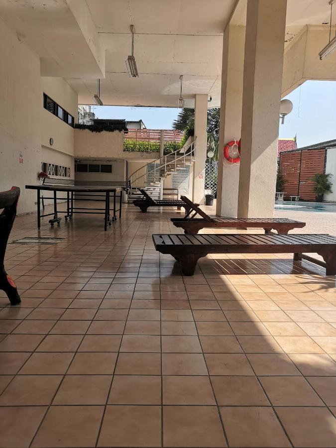 26 Condo With Pool Opposite The Train Station, Near Old City And Nimman チエンマイ エクステリア 写真